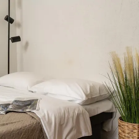 Apartment Air 208